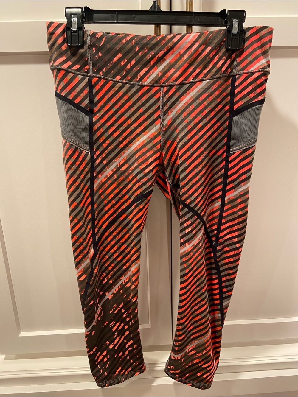Athleta Coral and Black Diagonal Stripe Performance capri Leggings in tall